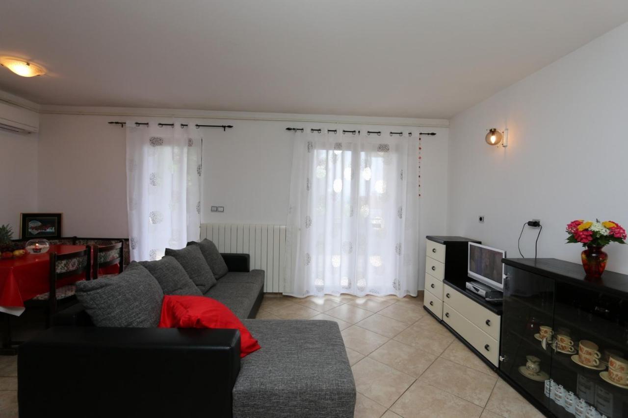 Apartments Iva & Ammm Malinska Pokoj fotografie